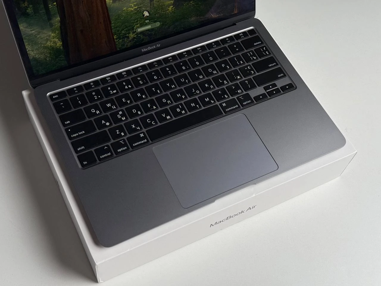 ВИТРИННЫЙ MacBook Air 13 Space Gray 2020 (MWTJ2) | Состояние: хорошее | Аккумулятор: 95% | Гарантия: 1 месяц | Комплект: полный