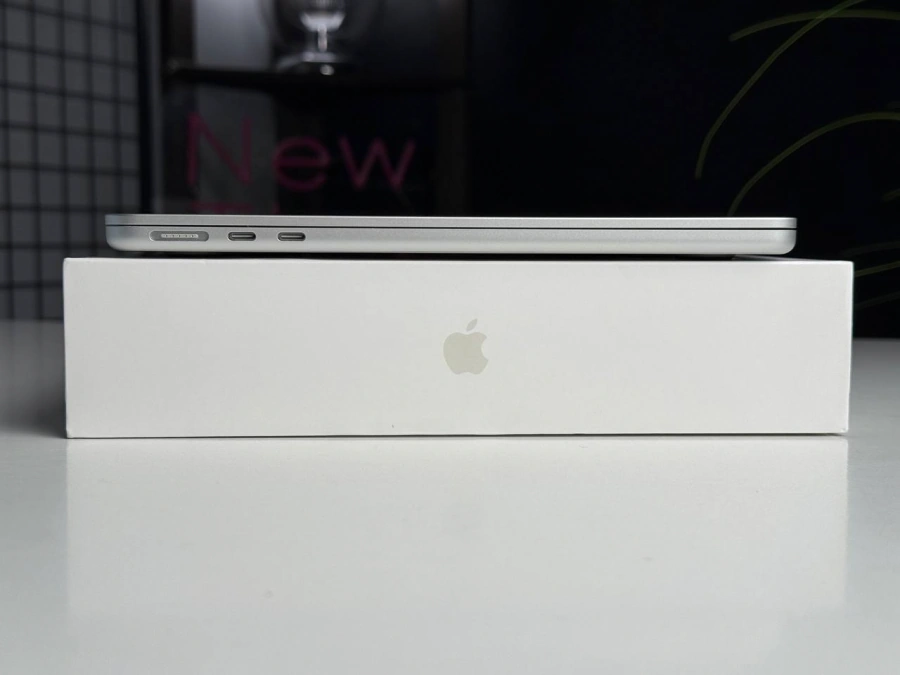 ВЖИВАНИЙ MacBook Air 13.6" M2/8CPU/8GPU/8GB/256GB Silver 2022 (MLXY3) - Стан: гарний | Акумулятор: 92% | Комплектація: повний | Гарантія: 1 міс.