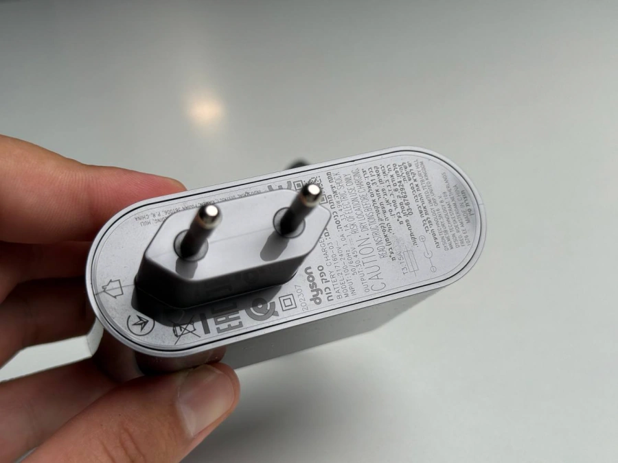 Зарядний пристрій V10, V11, V12, V15 (969350-03)