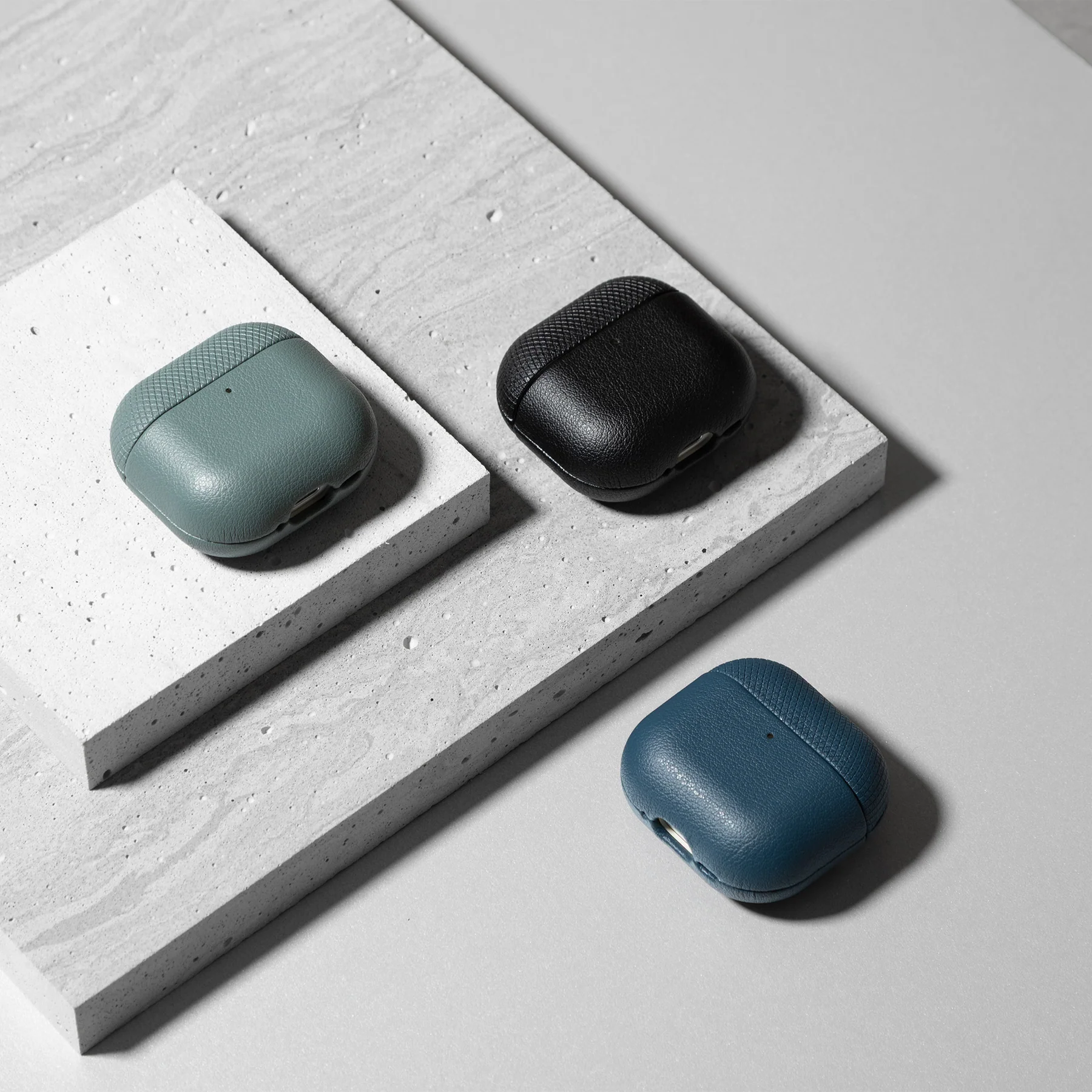 Чохол Native Union (RE) Classic Case for Airpods 4th Gen - Black (AP4ANC-LTHR-BLK)