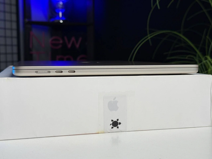 OPEN BOX MacBook Air 15" 2025 M4/10CPU/10GPU/16GB/512GB Starlight (MW1K3) - Стан: гарний | Акумулятор: 100% | Комплектація: повний | Гарантія: 3 міс.