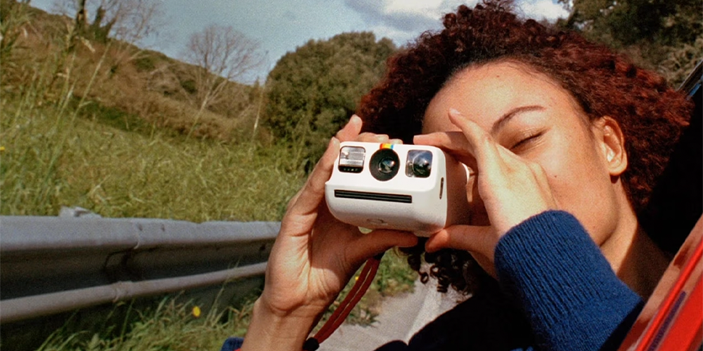 Polaroid или Fujifilm Instax: что выбрать в 2025 году?