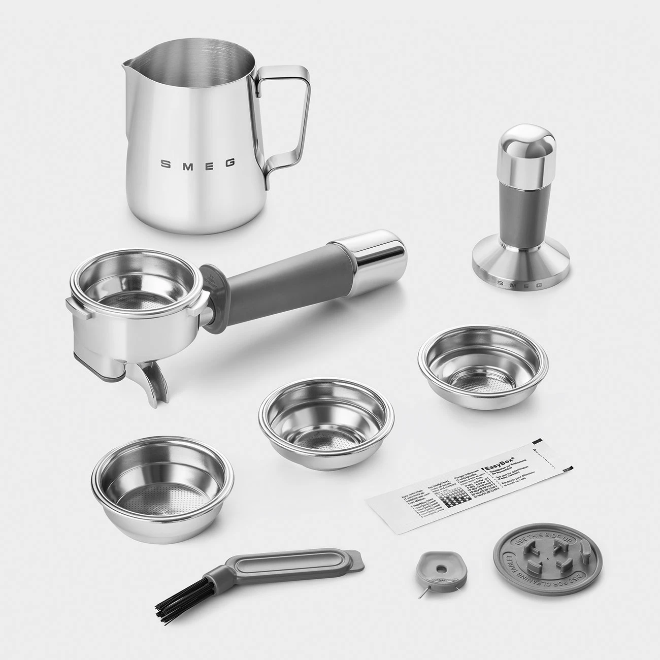 Рожковая кофеварка эспрессо SMEG Manual Coffee Machine with grinder - Black (EGF03BLEU)