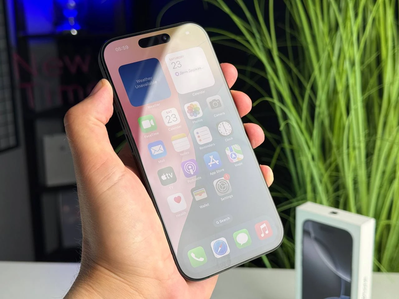 ВИТРИННЫЙ Apple iPhone 16 Pro 256GB Black Titanium (MYNH3) | Состояние: идеальное | Аккумулятор: 100% | Гарантия: 6 месяцев | Комплект: полный