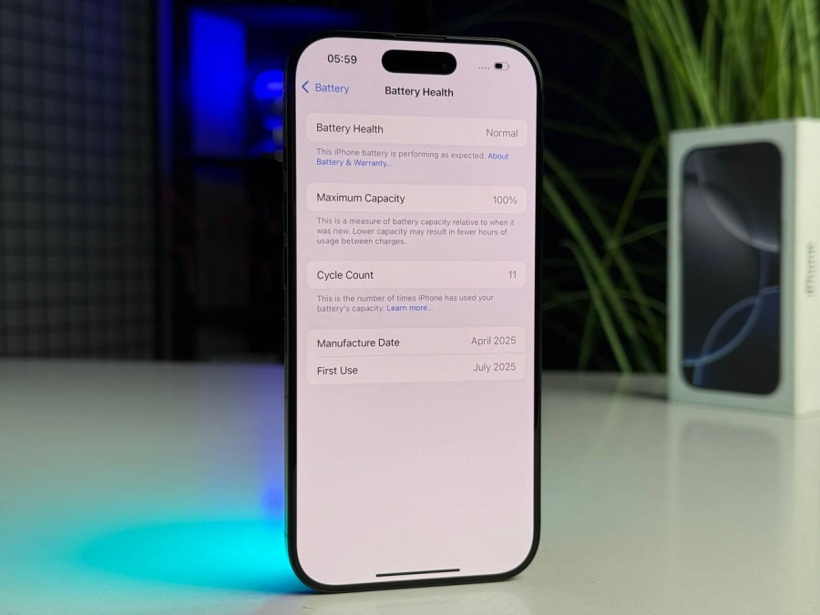 ВІТРИННИЙ Apple iPhone 16 Pro 256GB Black Titanium (MYNH3) | Стан: ідеальний | Акумулятор: 100% | Гарантія: 6 місяців | Комплект: повний