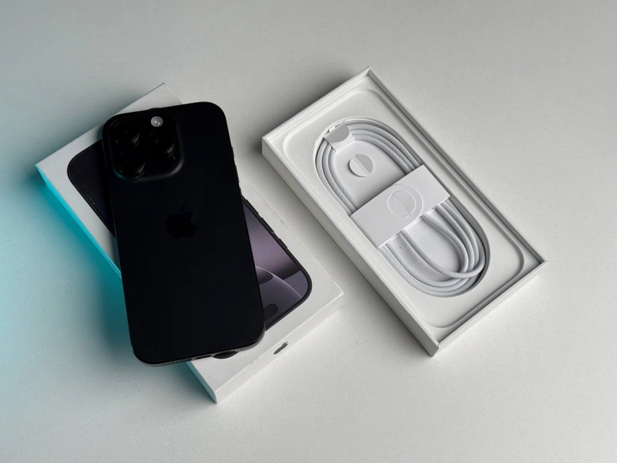 ВІТРИННИЙ Apple iPhone 16 Pro 256GB Black Titanium (MYNH3) | Стан: ідеальний | Акумулятор: 100% | Гарантія: 6 місяців | Комплект: повний