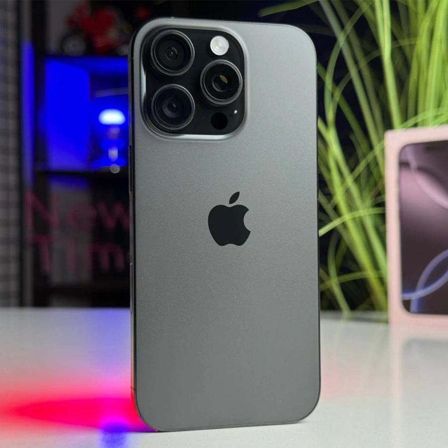 ВІТРИННИЙ Apple iPhone 16 Pro 256GB Black Titanium (MYNH3) | Стан: ідеальний | Акумулятор: 100% (10 циклів) | Гарантія: 6 місяців | Комплект: повний