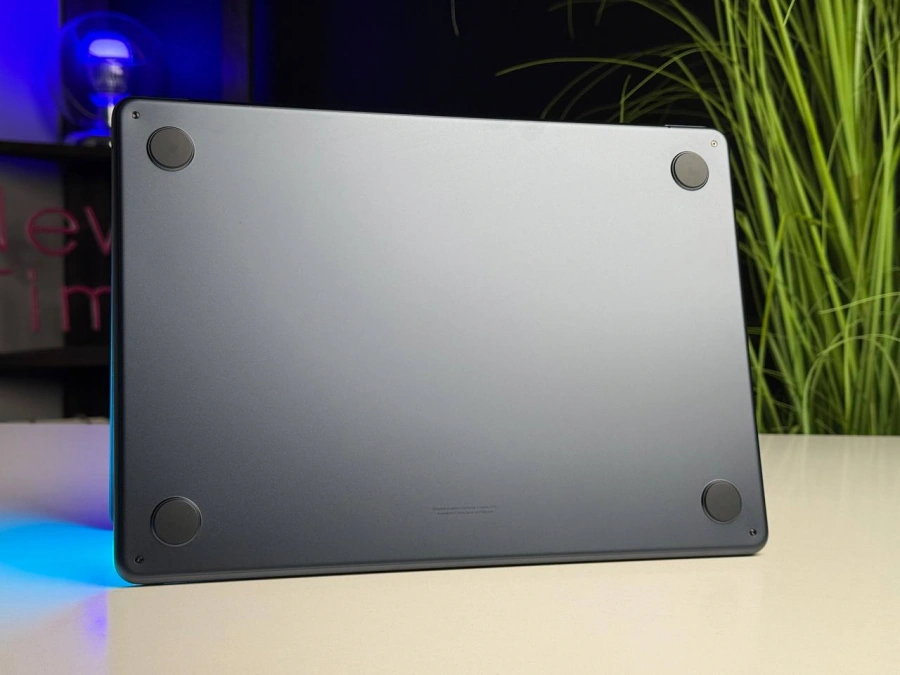 ВІТРИННИЙ MacBook Air 13" M3/8CPU/8GPU/8GB/256GB Midnight 2024 (MRXV3) | Стан: гарний | Акумулятор: 100% (27 циклів) | Гарантія: 3 місяці | Комплект: кабель, зарядка