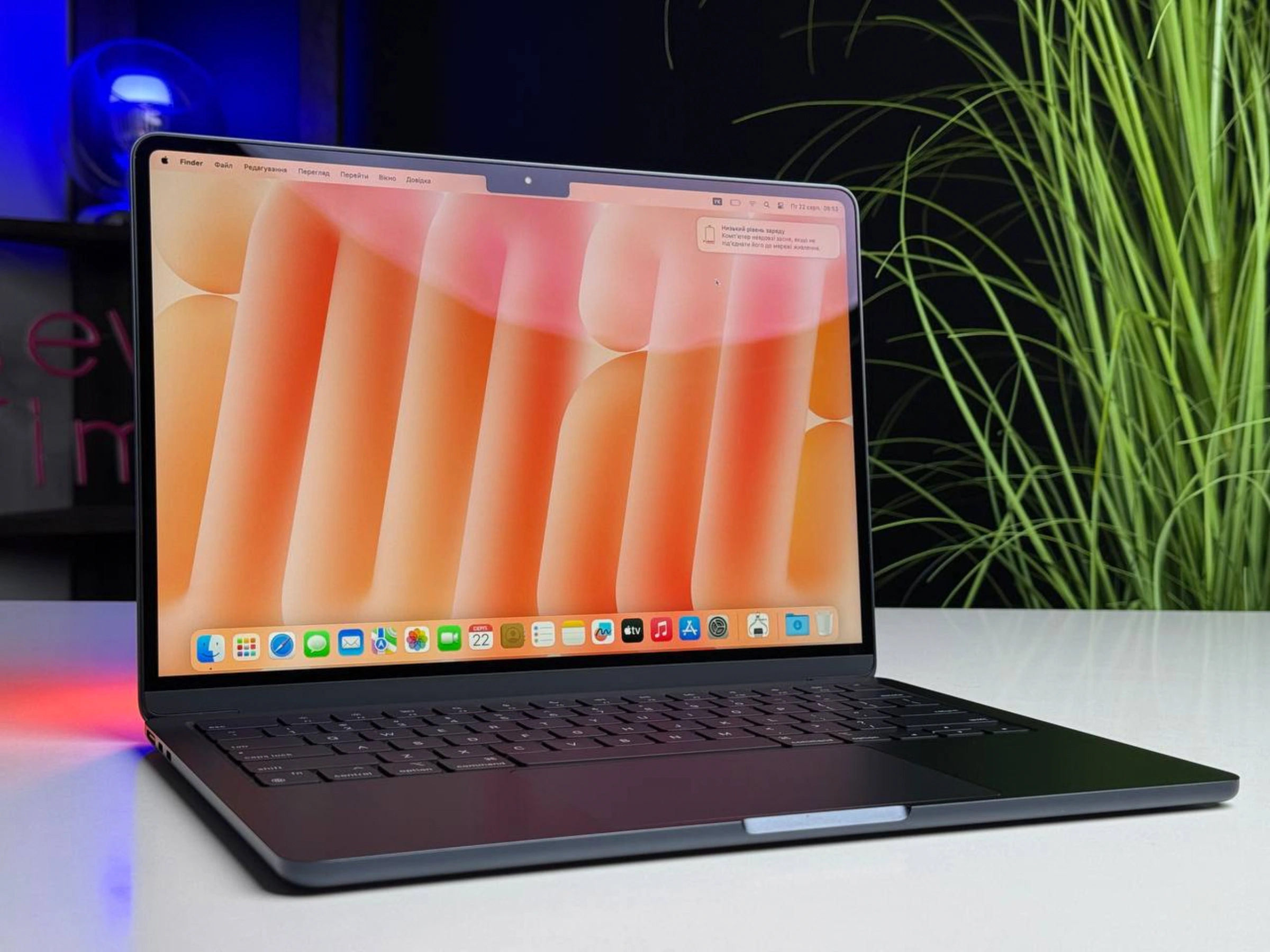 ВИТРИННЫЙ MacBook Air 13" M3/8CPU/8GPU/8GB/256GB Midnight 2024 (MRXV3) | Состояние: хорошее | Аккумулятор: 98% | Гарантия: 3 месяца | Комплект: кабель, зарядка