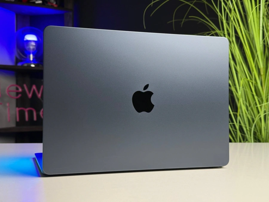 ВІТРИННИЙ MacBook Air 13" M3/8CPU/8GPU/8GB/256GB Midnight 2024 (MRXV3) | Стан: гарний | Акумулятор: 100% | Гарантія: 3 місяці | Комплект: кабель, зарядка