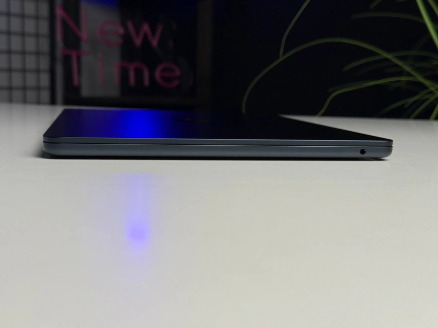 ВІТРИННИЙ MacBook Air 13" M3/8CPU/8GPU/8GB/256GB Midnight 2024 (MRXV3) | Стан: гарний | Акумулятор: 100% | Гарантія: 3 місяці | Комплект: кабель, зарядка