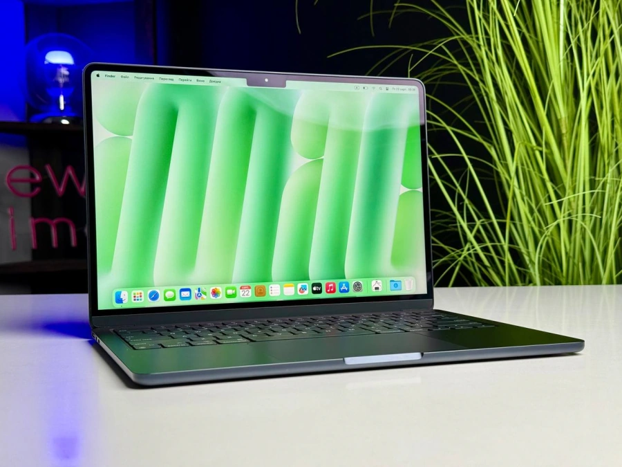 ВІТРИННИЙ MacBook Air 13" M3/8CPU/8GPU/8GB/256GB Midnight 2024 (MRXV3) | Стан: гарний | Акумулятор: 100% | Гарантія: 3 місяці | Комплект: кабель, зарядка