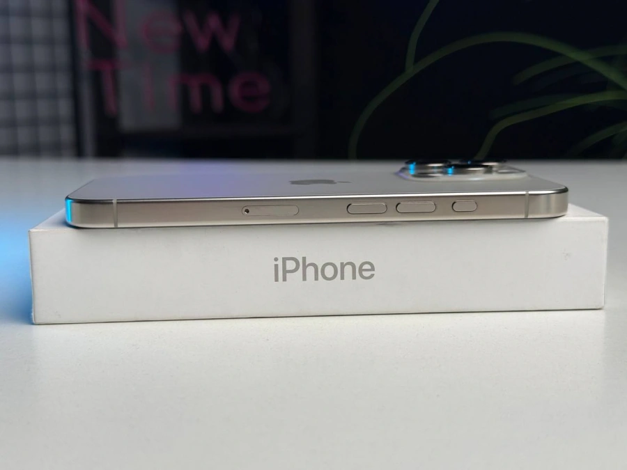 ВИТРИННЫЙ Apple iPhone 16 Pro 256GB Natural Titanium (MYNL3) | Состояние: идеальное | Аккумулятор: 100% (11 циклов) | Гарантия: 6 месяцев | Комплект: полный
