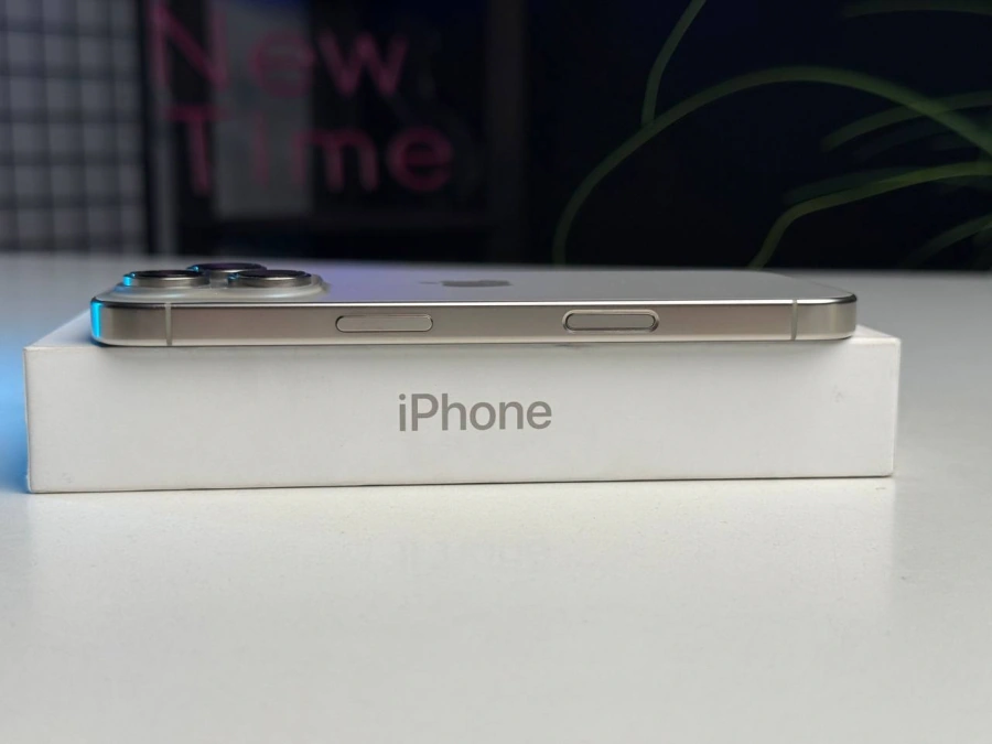 ВИТРИННЫЙ Apple iPhone 16 Pro 256GB Natural Titanium (MYNL3) | Состояние: идеальное | Аккумулятор: 100% (11 циклов) | Гарантия: 6 месяцев | Комплект: полный