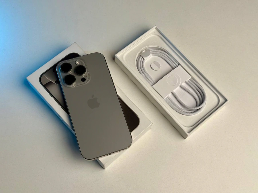 ВИТРИННЫЙ Apple iPhone 16 Pro 256GB Natural Titanium (MYNL3) | Состояние: идеальное | Аккумулятор: 100% (11 циклов) | Гарантия: 6 месяцев | Комплект: полный