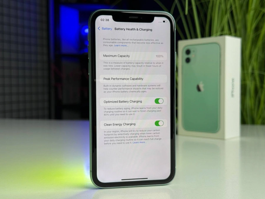 ВЖИВАНИЙ Apple iPhone 11 128GB Green (MWLK2) | Стан: гарний (ледь помітний засвіт на екрані) | Акумулятор: 100% | Гарантія: 1 місяць | Комплект: повний