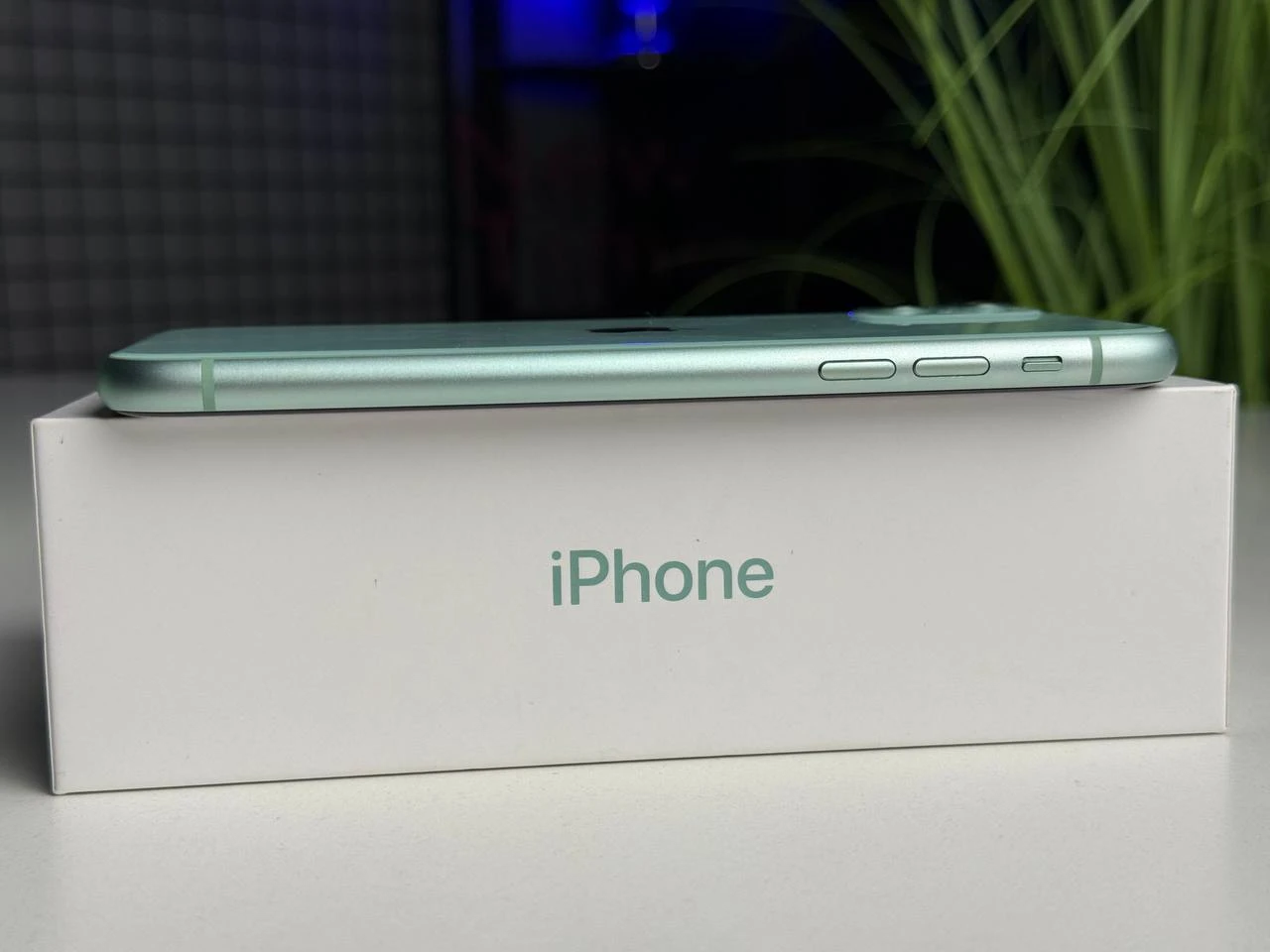 Б/У Apple iPhone 11 128GB Green (MWLK2) | Состояние: хорошее (чуть заметный засвет на экране) | Аккумулятор: 100% | Гарантия: 1 месяц | Комплект: полный