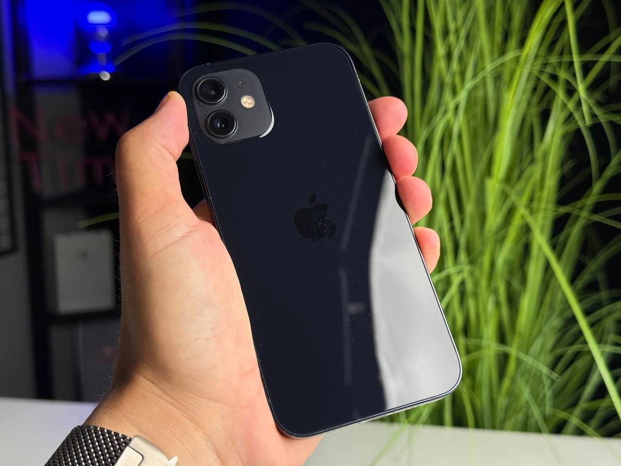 Б/У Apple iPhone 12 128GB Black (MGHC3, MGJA3) | Состояние: удовлетворительное | Аккумулятор: 100% | Гарантия: 1 месяц | Комплект: iPhone, кабель