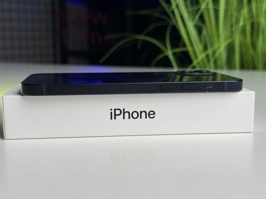 ВЖИВАНИЙ Apple iPhone 12 128GB Black (MGHC3, MGJA3) | Стан: задовільний | Акумулятор: 100% | Гарантія: 1 місяць | Комплект: iPhone, кабель