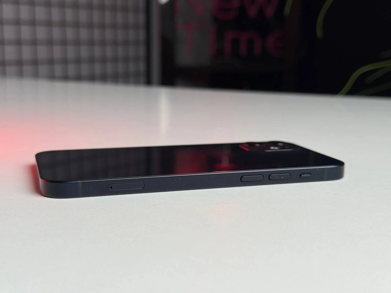 ВЖИВАНИЙ Apple iPhone 12 64GB Black (MGH63, MGJ53) | Стан: задовільний (подряпини на склі) | Акумулятор: 85% | Гарантія: 1 місяць | Комплект: кабель
