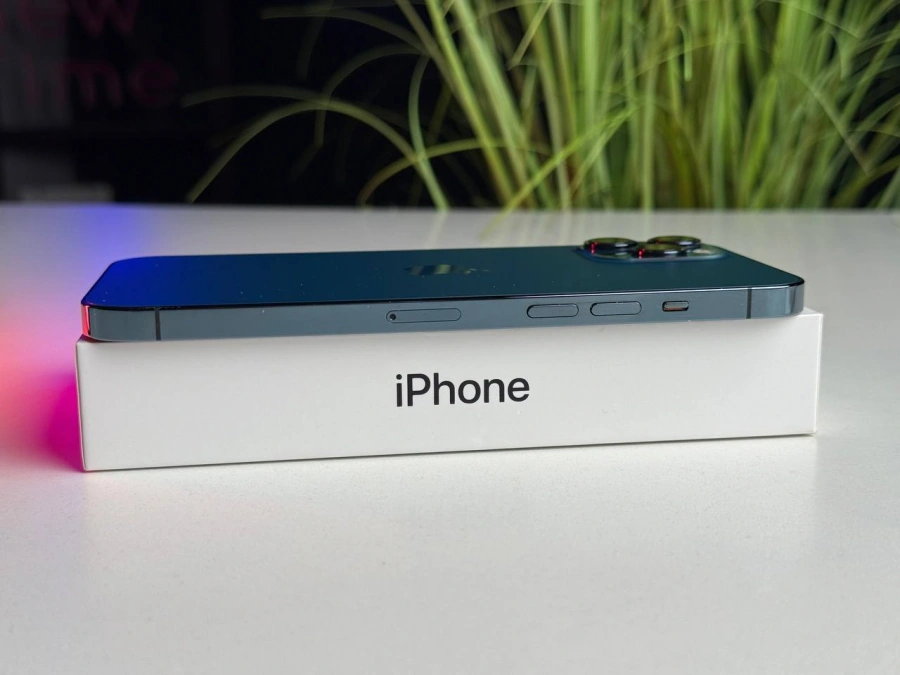 ВЖИВАНИЙ Apple iPhone 12 Pro Max 256GB Pacific Blue (MGCN3, MGDF3) | Стан: гарний (мінялось скло) | Акумулятор: 100% | Гарантія: 1 місяць | Комплект: iPhone, кабель