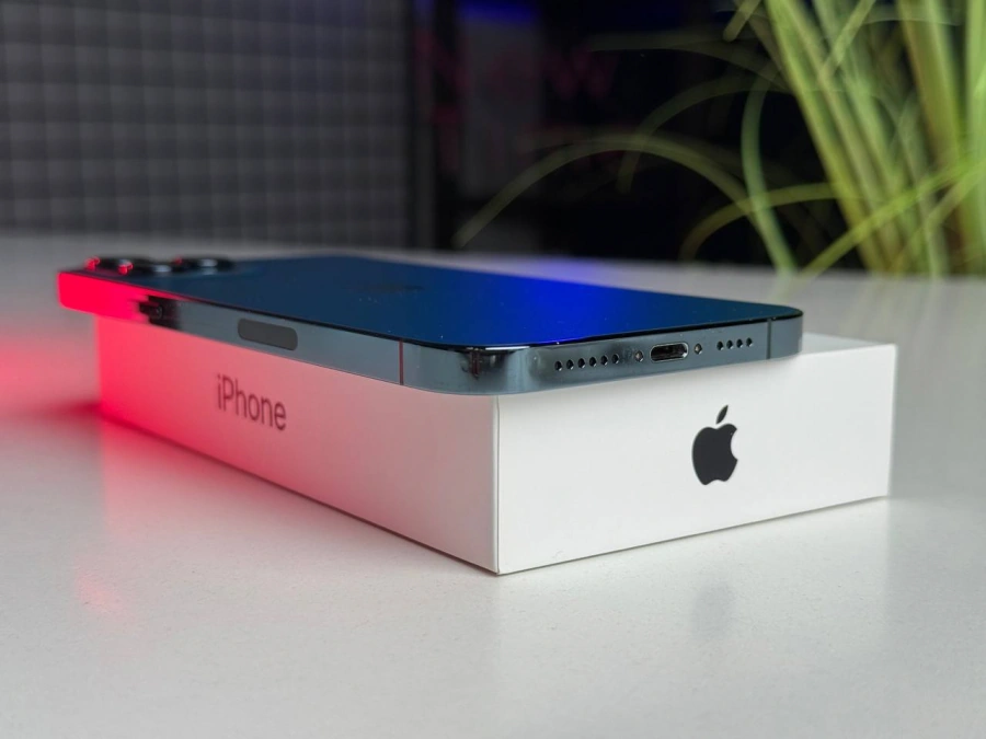 ВЖИВАНИЙ Apple iPhone 12 Pro Max 256GB Pacific Blue (MGCN3, MGDF3) | Стан: гарний (мінялось скло) | Акумулятор: 100% | Гарантія: 1 місяць | Комплект: iPhone, кабель