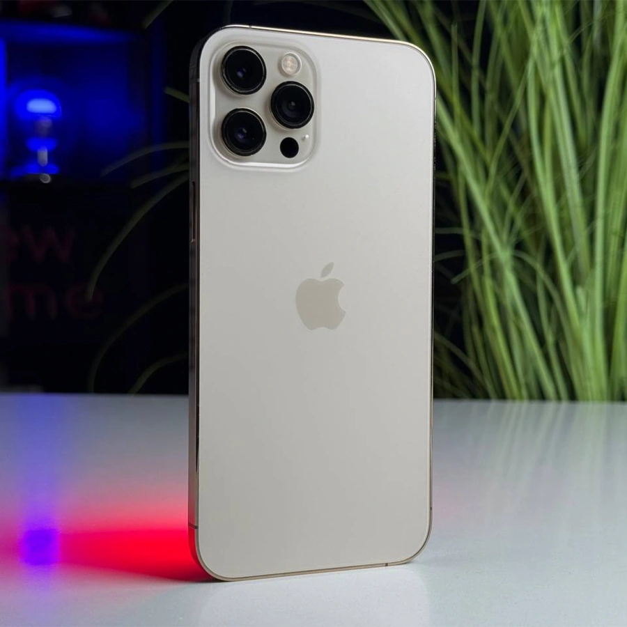 Б/У Apple iPhone 12 Pro Max Dual Sim 256GB Gold (MGC63) | Состояние: хорошее (мелкие царапины на экране) | Аккумулятор: 100% | Гарантия: 1 месяц | Комплект: iPhone, кабель