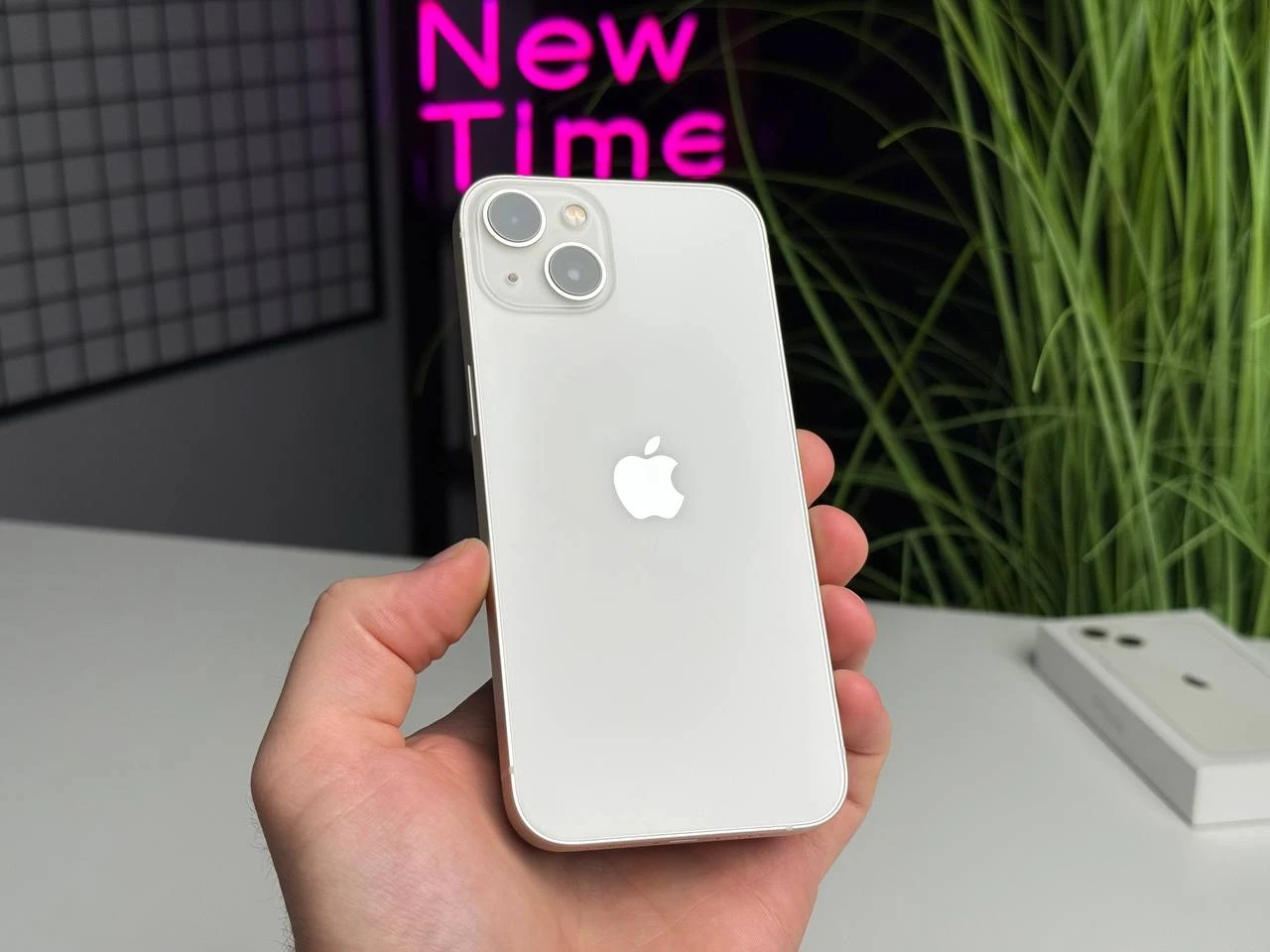 Б/У Apple iPhone 13 128GB Starlight (MLPG3) | Состояние: идеальное | Аккумулятор: 92% | Гарантия: 1 месяц | Комплект: полный