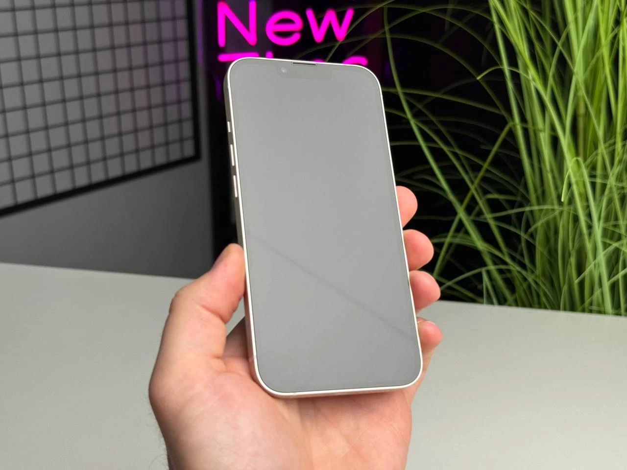 Б/У Apple iPhone 13 128GB Starlight (MLPG3) | Состояние: идеальное | Аккумулятор: 92% | Гарантия: 1 месяц | Комплект: полный