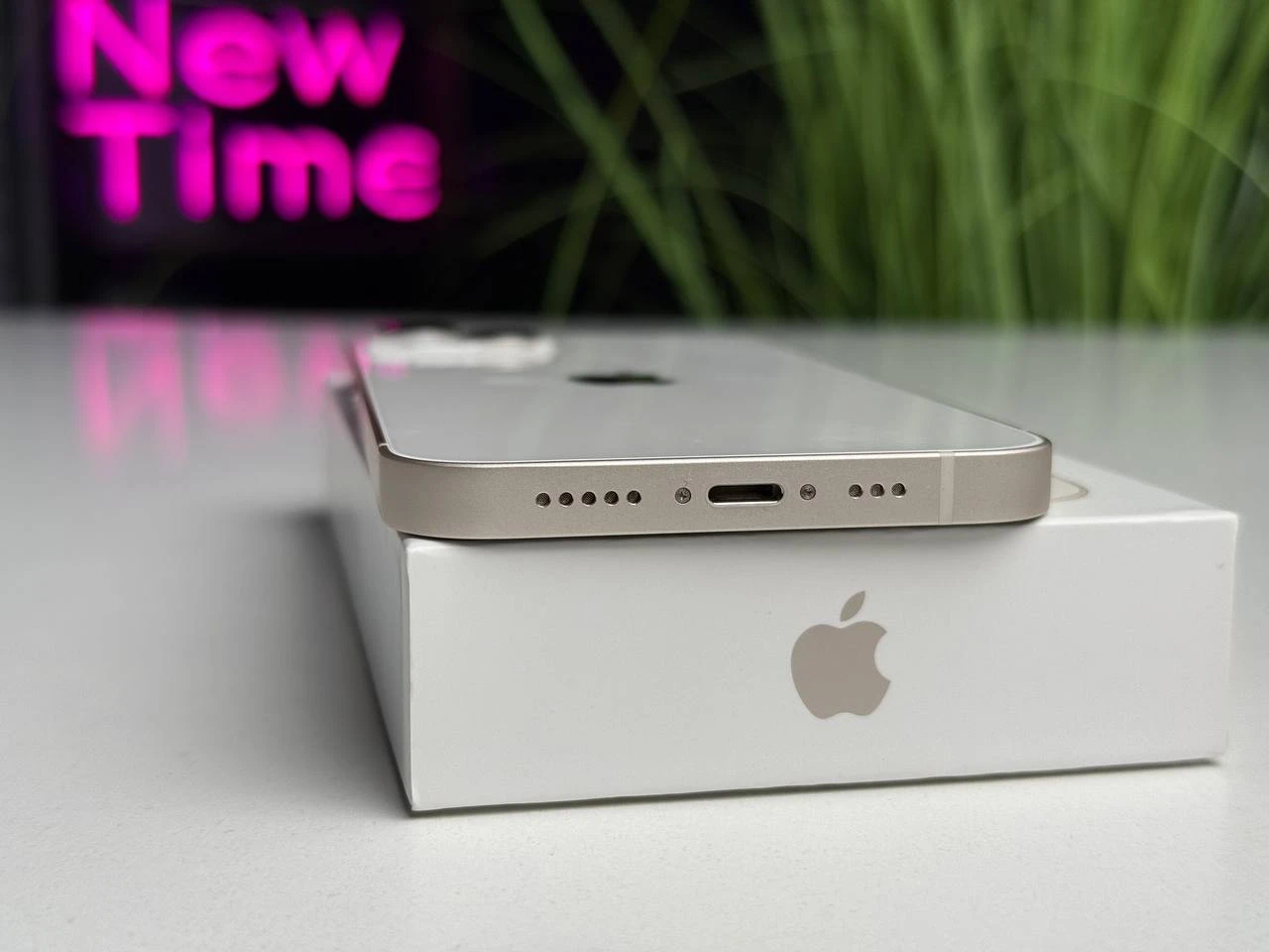 Б/У Apple iPhone 13 128GB Starlight (MLPG3) | Состояние: идеальное | Аккумулятор: 92% | Гарантия: 1 месяц | Комплект: полный