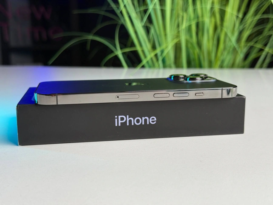 ВЖИВАНИЙ Apple iPhone 13 Pro 256GB Graphite (MLTW3, MLVE3) | Стан: гарний | Акумулятор: 100% | Гарантія: 1 місяць | Комплект: iPhone, кабель