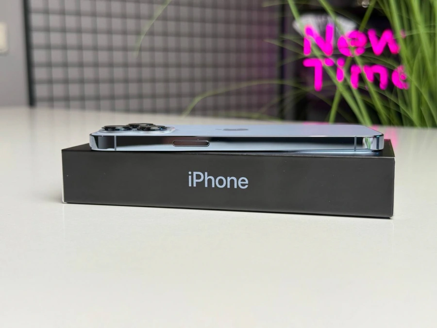 ВЖИВАНИЙ Apple iPhone 13 Pro 256GB Sierra Blue (MLU03, MLVP3) | Стан: ідеальний | Акумулятор: 93% | Гарантія: 1 місяць | Комплект: повний