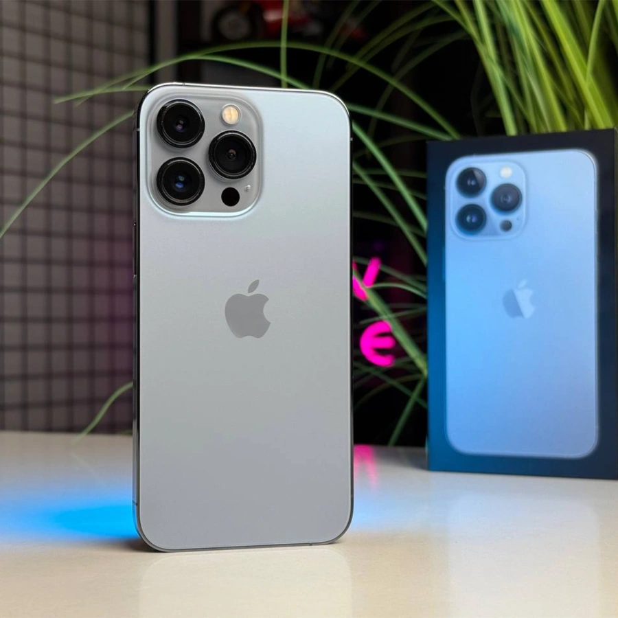 ВЖИВАНИЙ Apple iPhone 13 Pro 256GB Sierra Blue (MLU03, MLVP3) | Стан: ідеальний | Акумулятор: 93% | Гарантія: 1 місяць | Комплект: повний