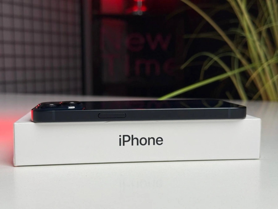 ВЖИВАНИЙ iPhone 14 128GB Midnight (MPUF3) | Стан: - гарний (декілька мілких подряпин на екрані) | Акумулятор: 100% | Гарантія: 1 місяць | Комплект: повний