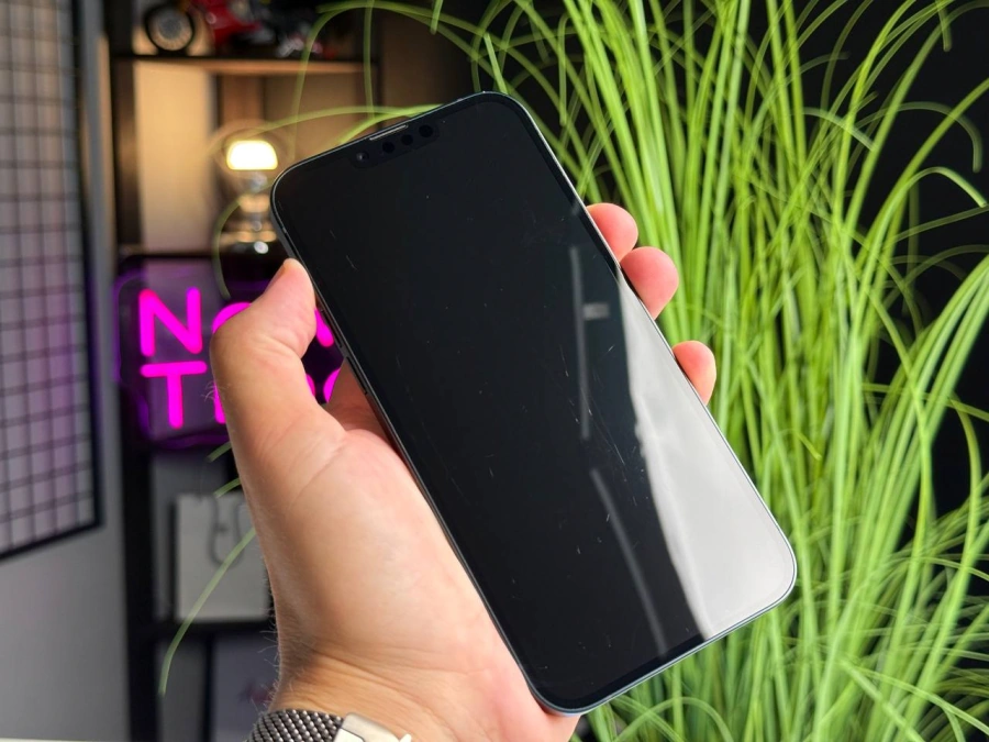 ВЖИВАНИЙ Apple iPhone 14 Plus 256GB Midnight (MQ533) | Стан: задовільний, мілкі сліди використання | Акумулятор: 87% | Гарантія: 1 місяць | Комплект: кабель