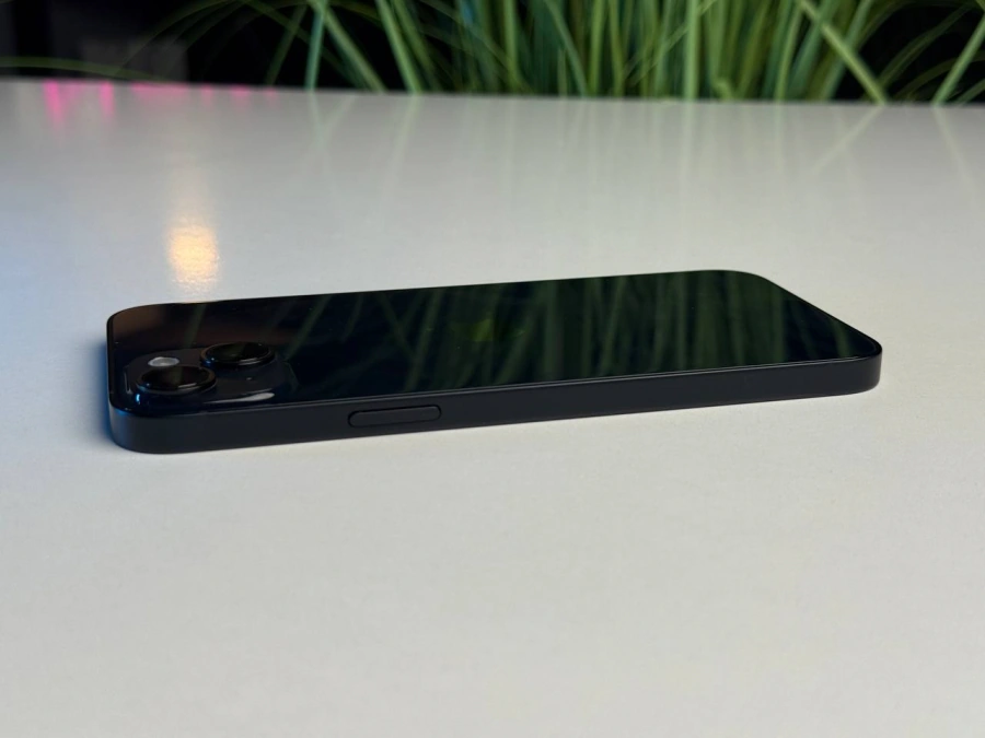 ВЖИВАНИЙ Apple iPhone 14 Plus 256GB Midnight (MQ533) | Стан: задовільний, мілкі сліди використання | Акумулятор: 87% | Гарантія: 1 місяць | Комплект: кабель