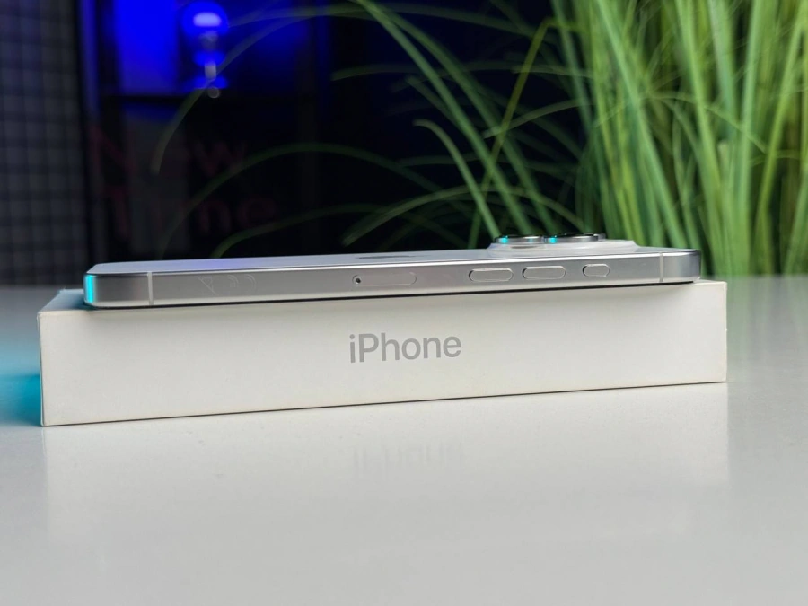 ВЖИВАНИЙ Apple iPhone 16 Pro Max 256GB White Titanium (MYWW3) | Стан: ідеальний | Акумулятор: 95% | Гарантія: 1 місяць | Комплект: повний