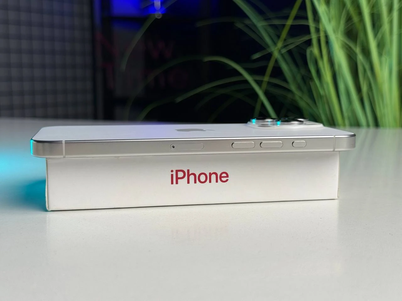 Б/У Apple iPhone 16 Pro Max 512GB White Titanium (MYX13) | Состояние: хорошее | Аккумулятор: 93% | Гарантия: 1 месяц | Комплект: iPhone, кабель