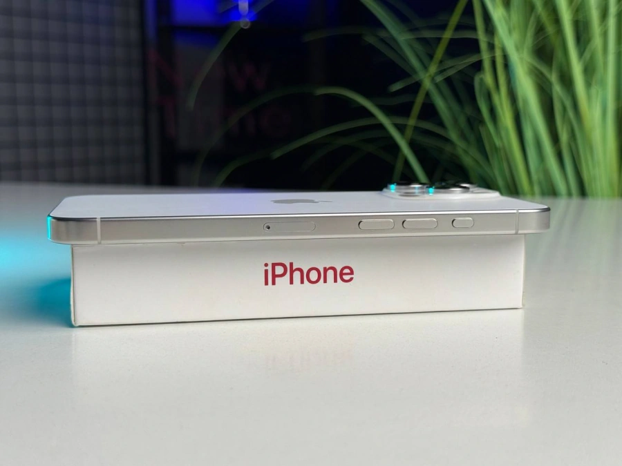 ВЖИВАНИЙ Apple iPhone 16 Pro Max 512GB White Titanium (MYX13) | Стан: гарний | Акумулятор: 93% | Гарантія: 1 місяць | Комплект: iPhone, кабель