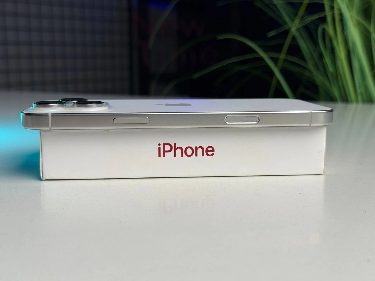 Б/У Apple iPhone 16 Pro Max 512GB White Titanium (MYX13) | Состояние: хорошее | Аккумулятор: 93% | Гарантия: 1 месяц | Комплект: iPhone, кабель