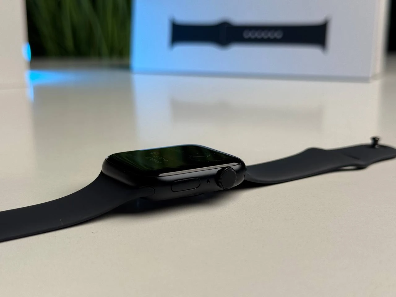 OPEN BOX Apple Watch SE 2 2024 GPS 44mm Midnight Aluminum Case with Midnight Sport Band - M/L (MXEK3) | Состояние: идеальное | Аккумулятор: 100% | Гарантия: 12 месяцев (гарантия Apple до 2026-07-22) | Комплект: полный