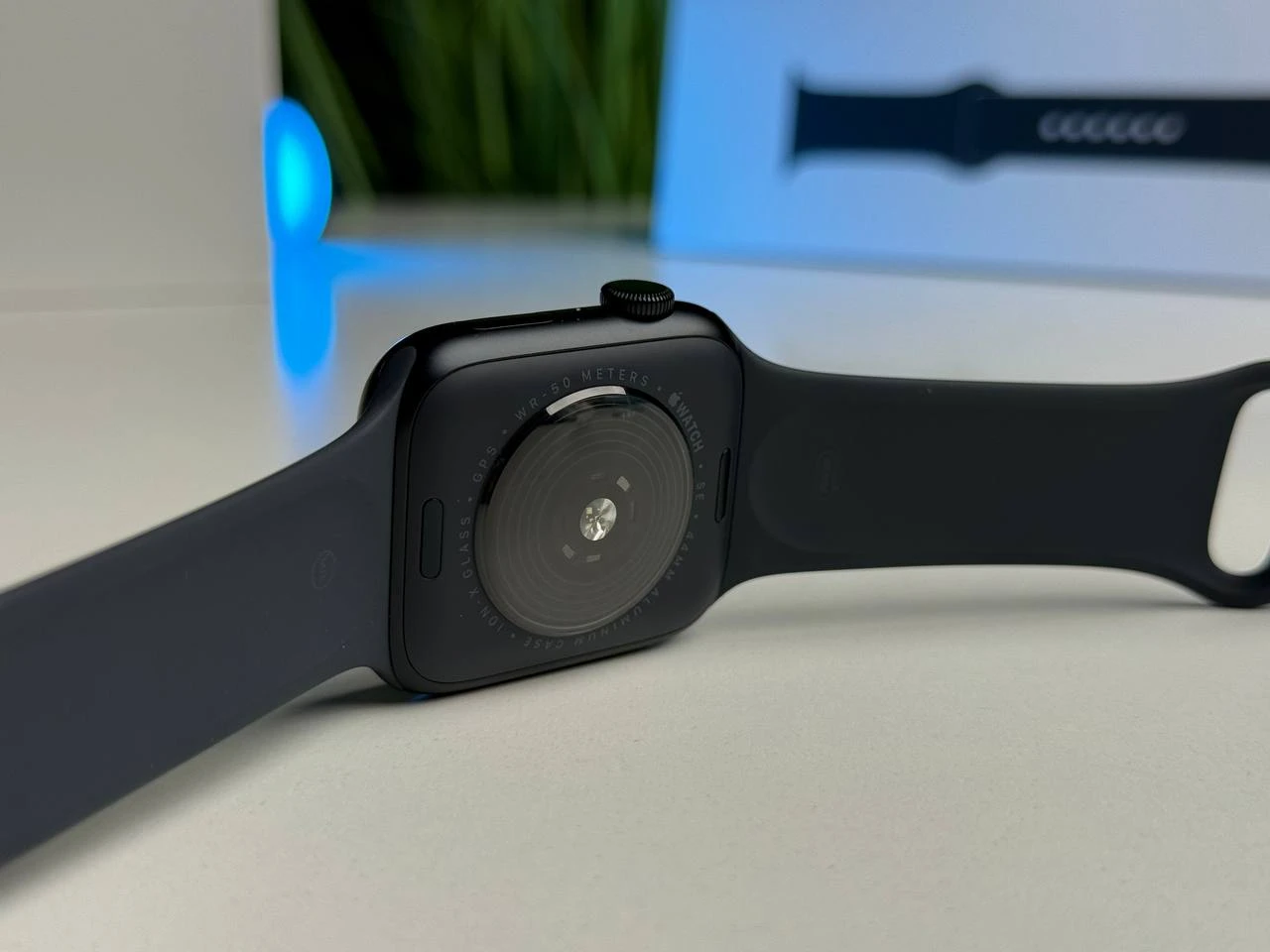OPEN BOX Apple Watch SE 2 2024 GPS 44mm Midnight Aluminum Case with Midnight Sport Band - M/L (MXEK3) | Состояние: идеальное | Аккумулятор: 100% | Гарантия: 12 месяцев (гарантия Apple до 2026-07-22) | Комплект: полный