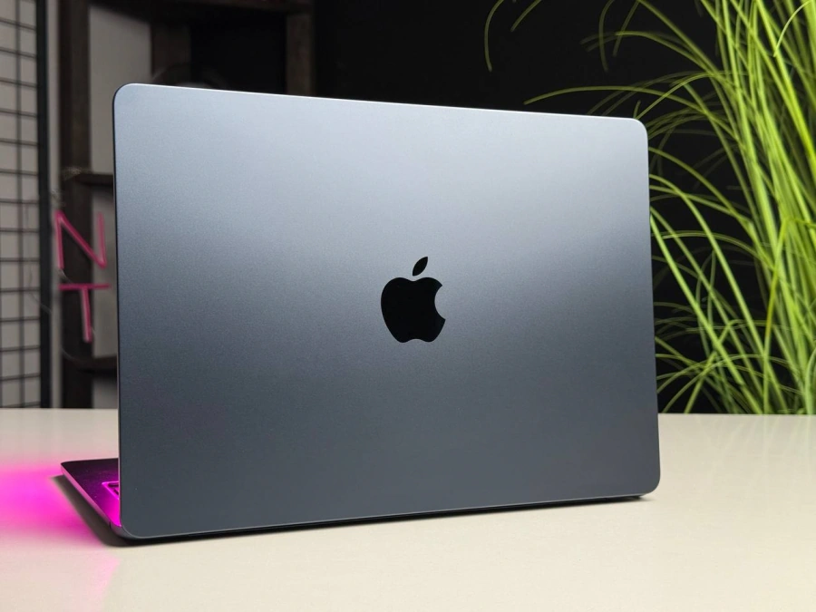 ВЖИВАНИЙ MacBook Air 13" M3/8CPU/8GPU/8GB/256GB Midnight 2024 (MRXV3) | Стан: гарний (мілкі сліди використання) | Акумулятор: 95% | Гарантія: 3 місяці | Комплект: кабель, зарядка