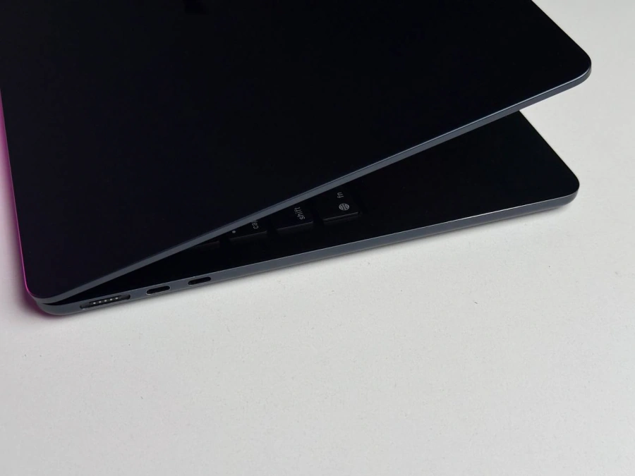 ВЖИВАНИЙ MacBook Air 13" M3/8CPU/8GPU/8GB/256GB Midnight 2024 (MRXV3) | Стан: гарний (мілкі сліди використання) | Акумулятор: 95% | Гарантія: 3 місяці | Комплект: кабель, зарядка