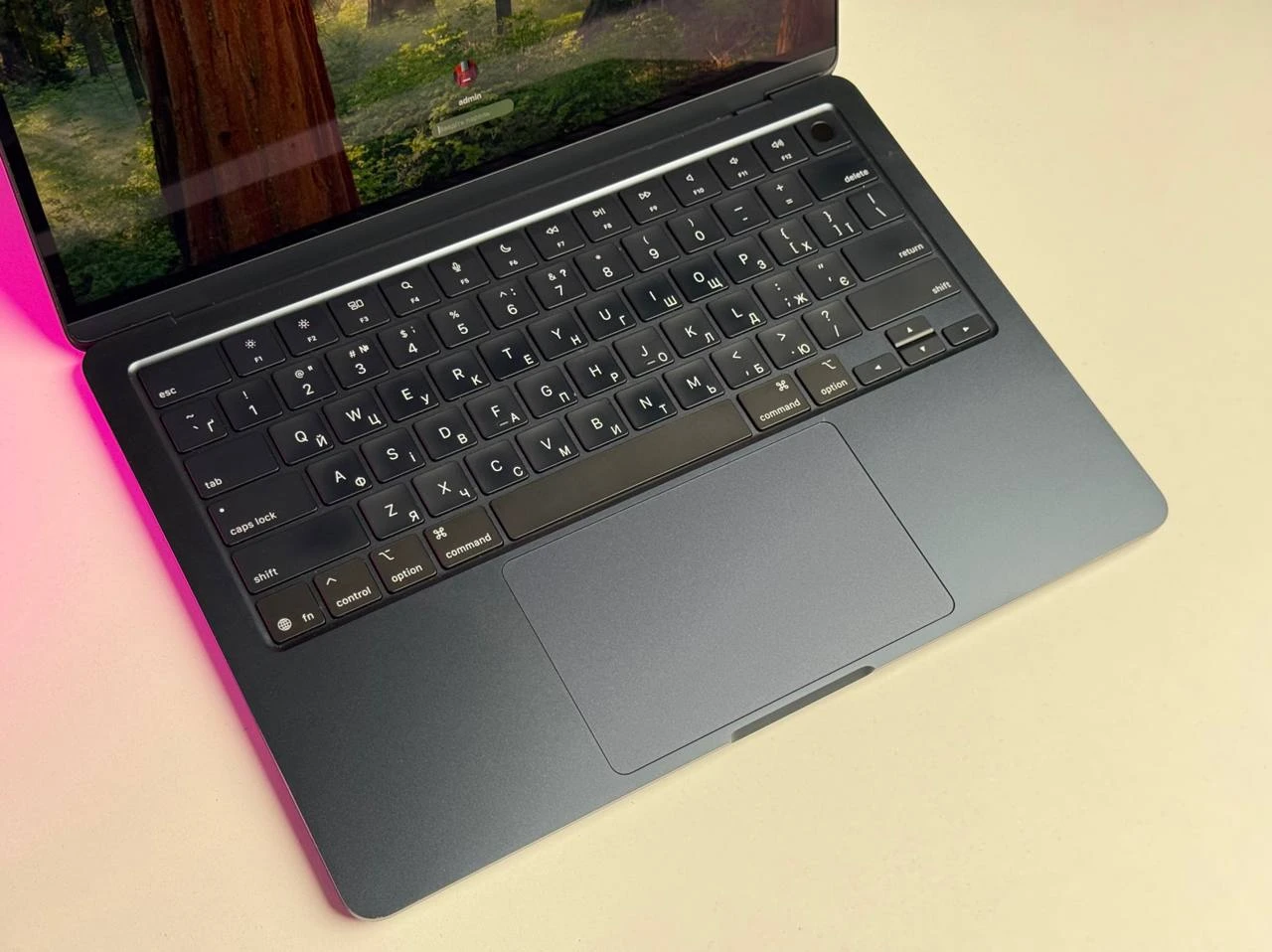 Б/У MacBook Air 13" M3/8CPU/8GPU/8GB/256GB Midnight 2024 (MRXV3) | Состояние: хорошее (мелкие следы использования) | Аккумулятор: 95% | Гарантия: 3 месяца | Комплект: кабель, зарядка