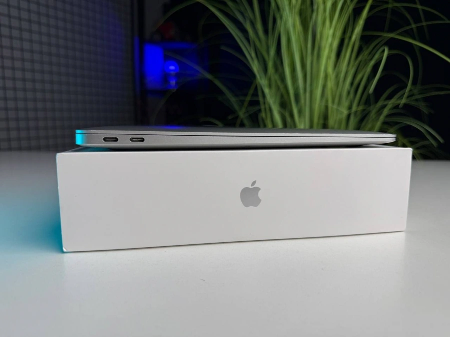 ВЖИВАНИЙ MacBook Air 13 Silver 2019 (MVFL2) | Стан: задовільний (виконана чистка, заміна пасти) | Акумулятор: 100% (0 циклів) | Гарантія: 1 місяць | Комплектація: повний