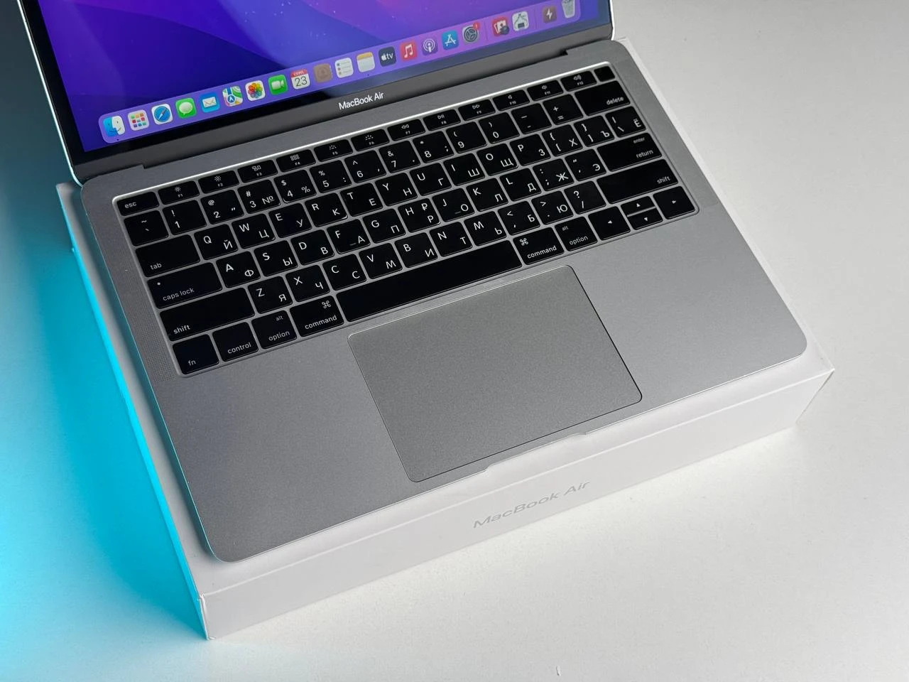 Б/У MacBook Air 13 Silver 2019 (MVFL2) | : удовлетворительное (выполнена чистка, замена пасты) | Аккумулятор: 100% (0 циклов) | Гарантия: 1 месяц | Комплектация: полный