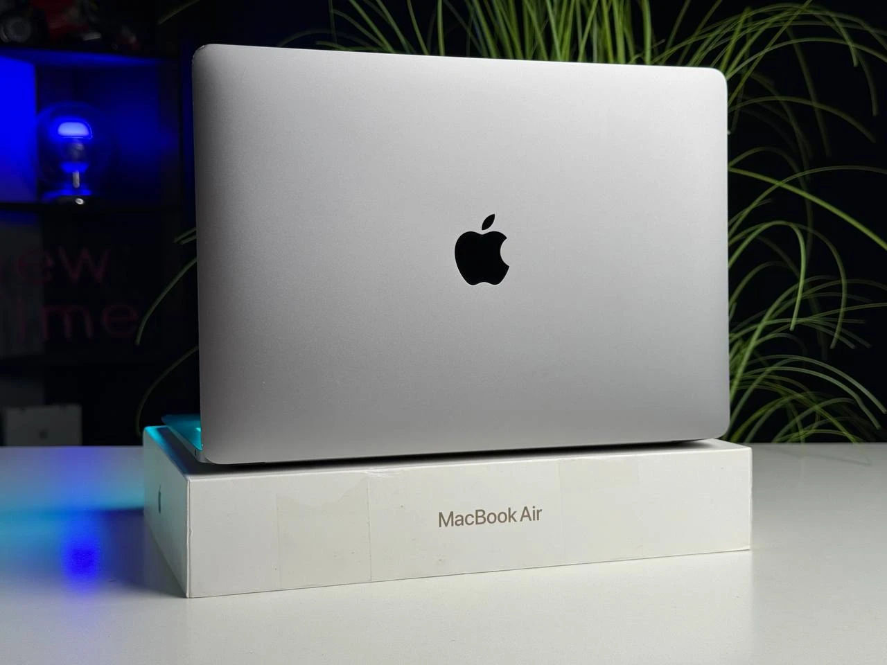 Б/У MacBook Air 13" Space Gray 2020 (MGN73) M1/8GB/512SSD | Состояние: хорошее (имеет следы использования) | Аккумулятор: 86% | Гарантия: 1 месяц | Комплект: полный