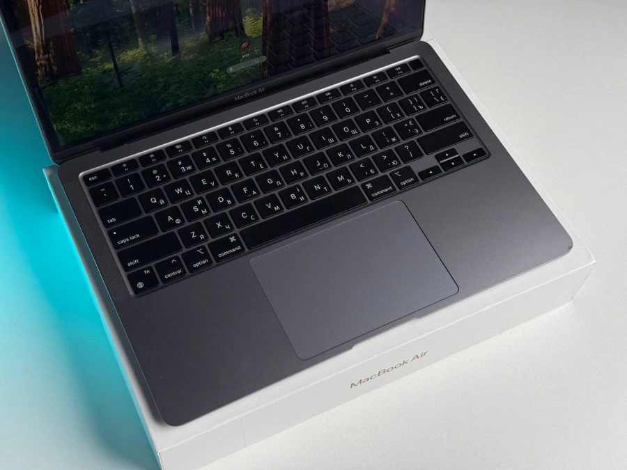 ВЖИВАНИЙ MacBook Air 13" Space Gray 2020 (MGN73) | Стан: гарний (має сліди використання) | Акумулятор: 86% | Гарантія: 1 місяць | Комплект: повний
