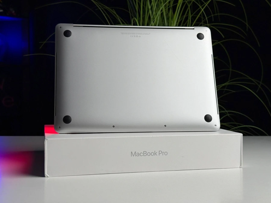 ВЖИВАНИЙ MacBook Pro 13 Silver 2020 (MWP72) i5/16GB/512SSD | 4-ядерний Intel Core i5 | 2,0 - 3,8 ГГц | 512 ГБ SSD | 16 ГБ (3733 МГц) | Intel Iris Plus Graphics | Стан: гарний (виконана чистка, заміна пасти) | Акумулятор: 100% (0 циклів) | Гарантія: 1 міся